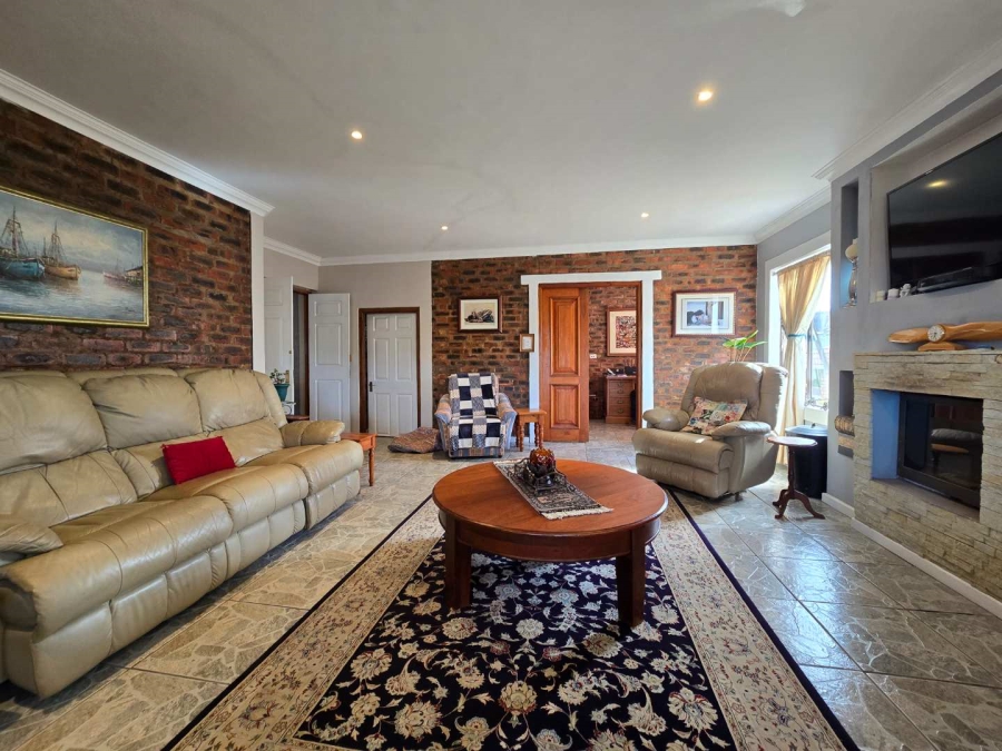 4 Bedroom Property for Sale in Stilbaai Wes Western Cape